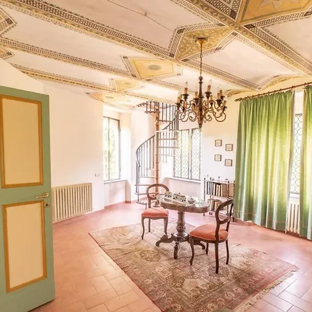Castello Di بيت للعطل *