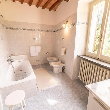 Castello Di بيت للعطل *